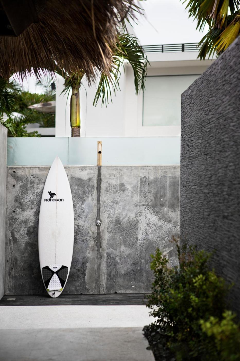 Surflodge Limasan Bali Kerobokan Exteriör bild